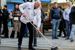 Jak si otec vydělal na majetek za 230 milionů? Politik ODS kličkuje - Seznam Zprávy